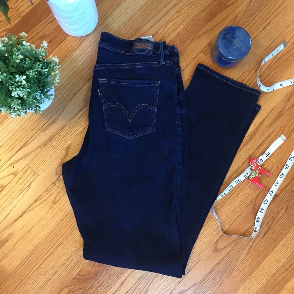 Levi’s Perfectly Slimming 512 Skinny